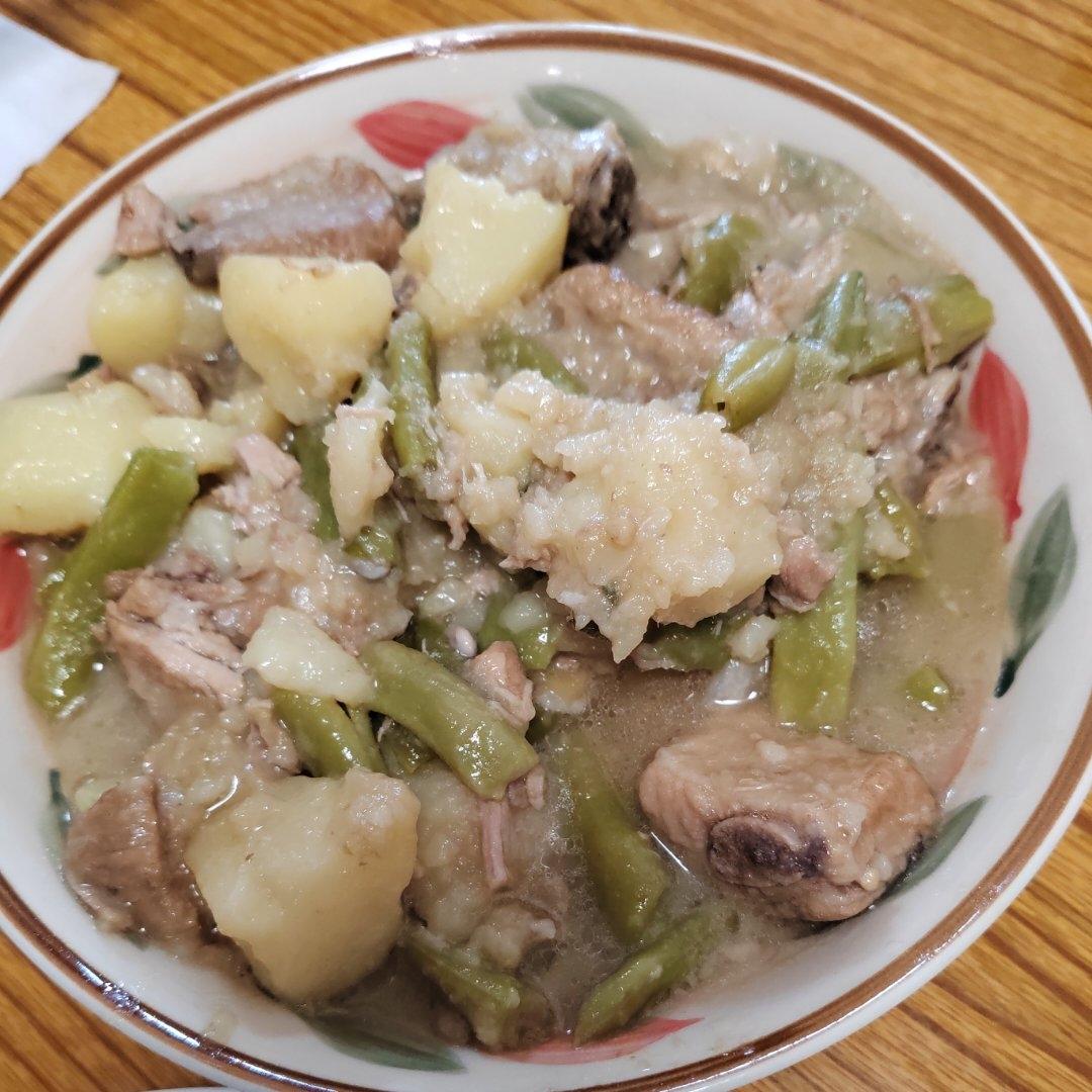 红烧排骨炖豆角土豆