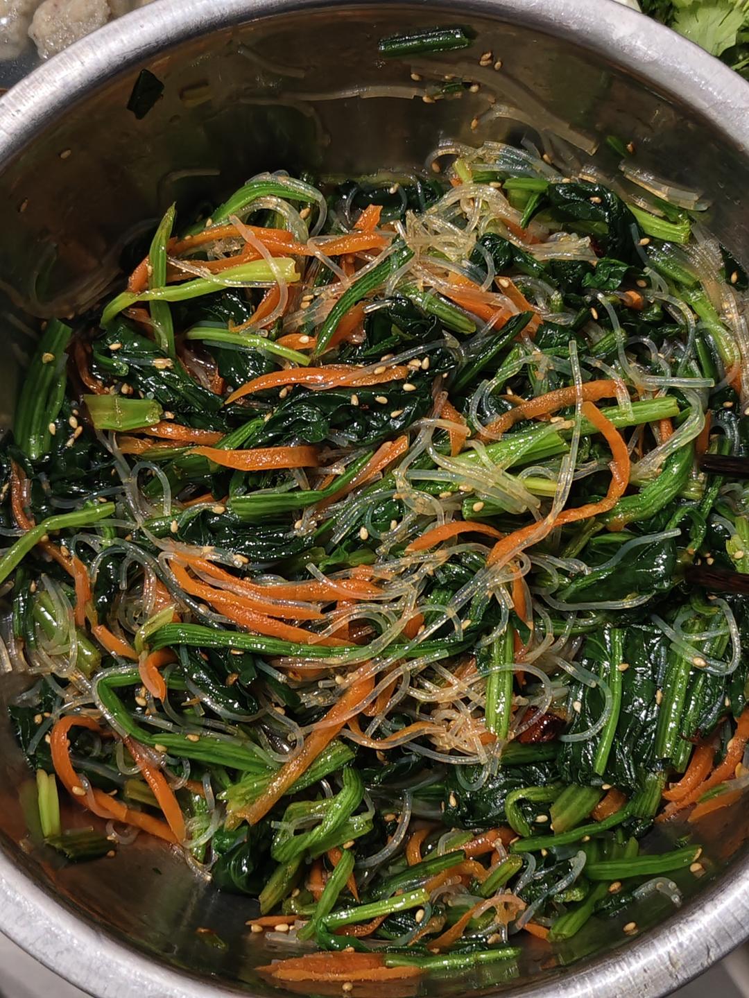 开胃爽口又营养的菠菜拌粉丝