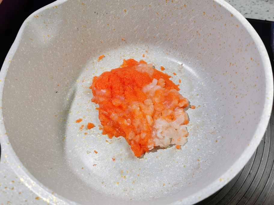 6个月宝宝辅食胡萝卜鳕鱼粥的做法 步骤6