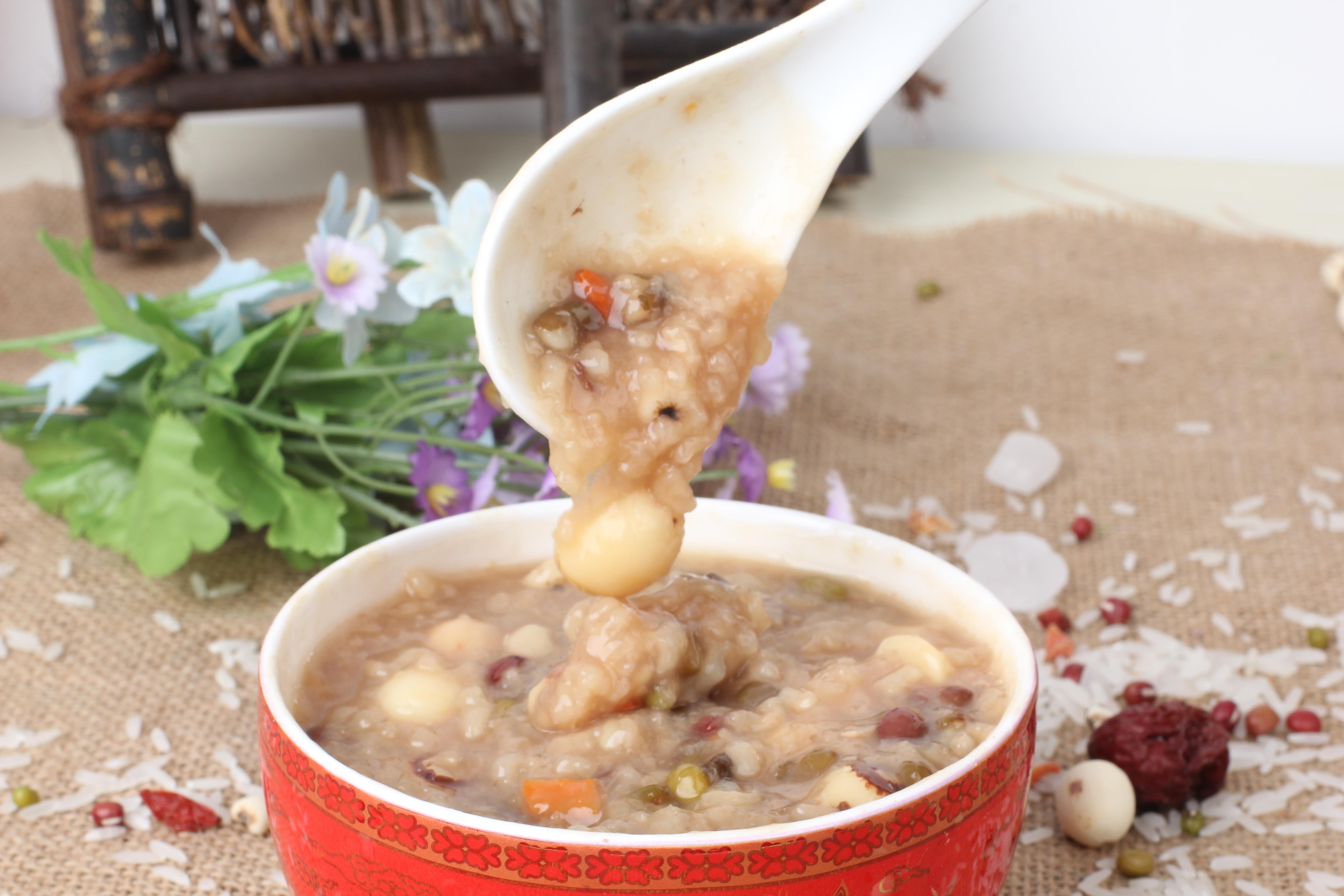 红枣莲子粥    适合的季节喝适合的粥的做法