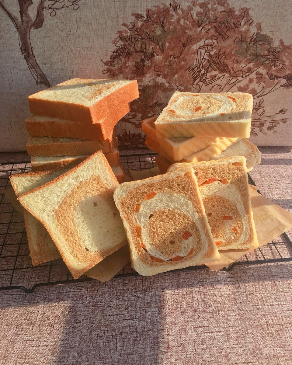 雙色牛奶核桃吐司