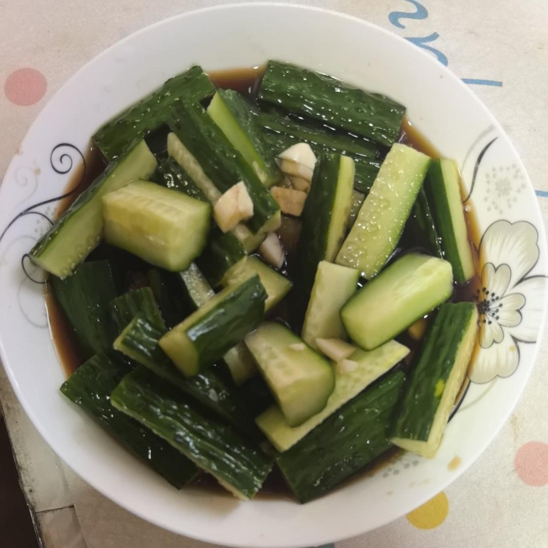 超级简单的酱青瓜
