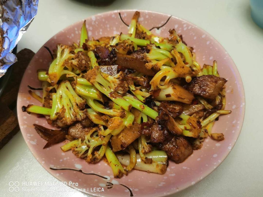 干锅菜花，好不好吃不知道，反正家人经常要我做