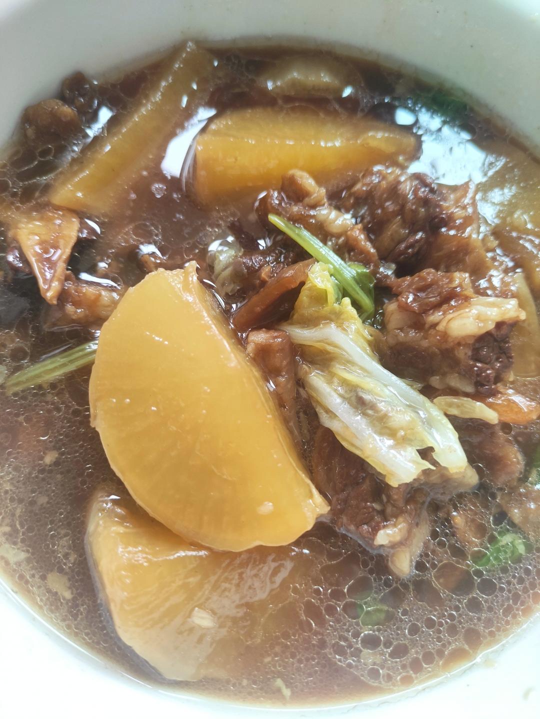 萝卜牛腩煲