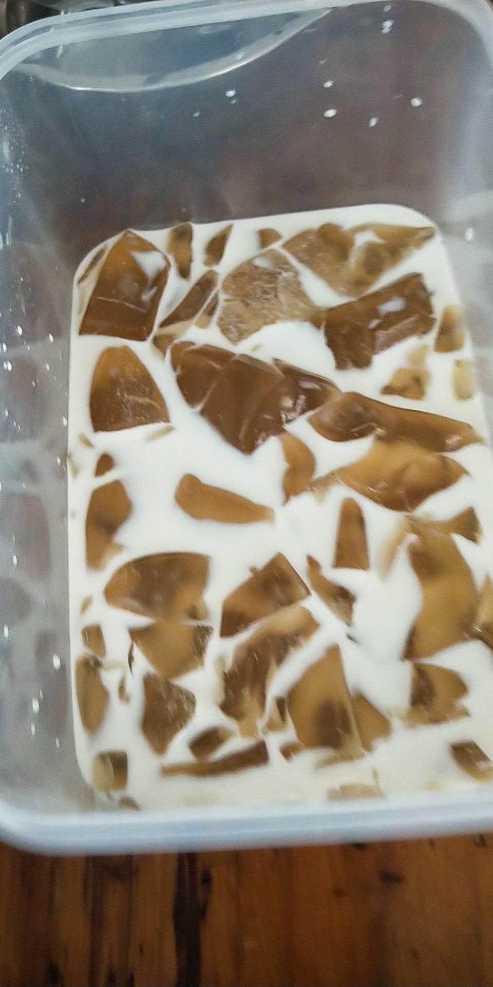 海底椰雪梨茅根菊花膏