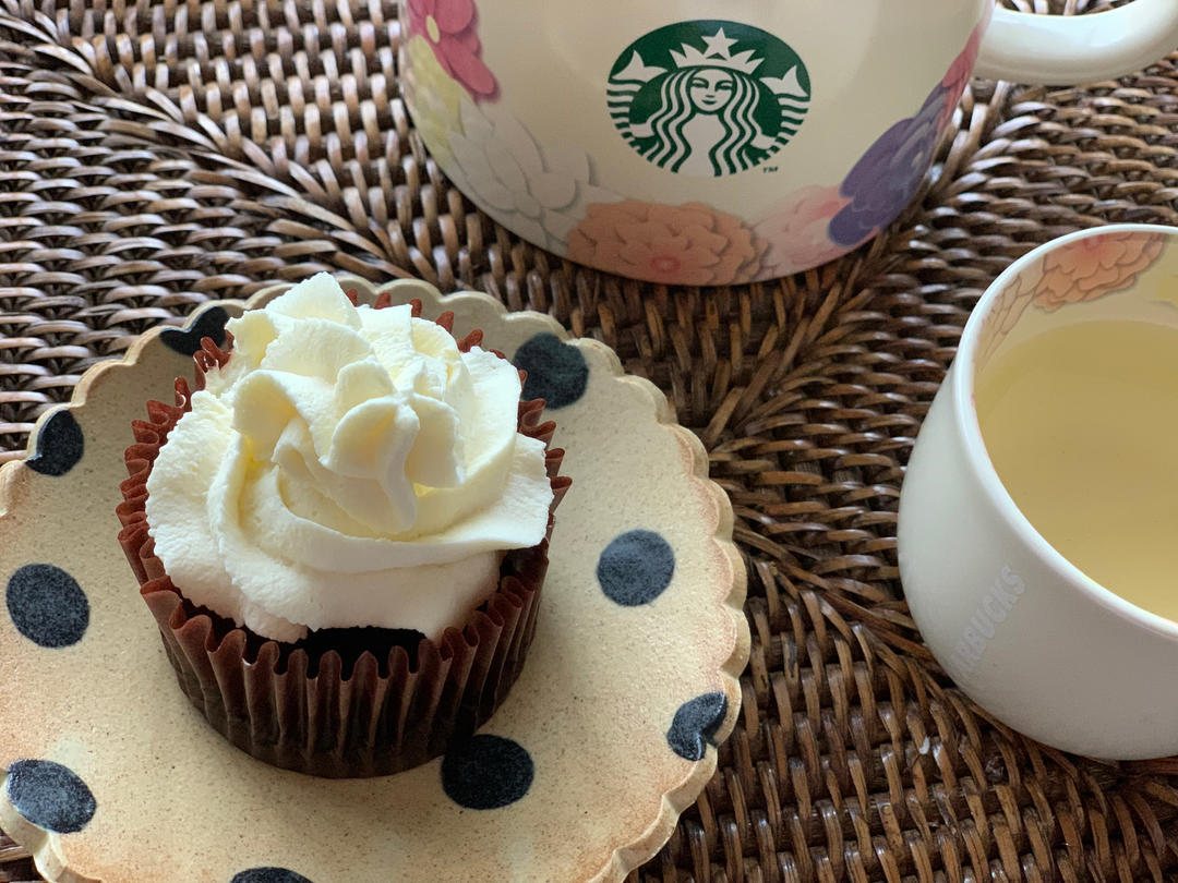 三重黑芝麻杯子蛋糕