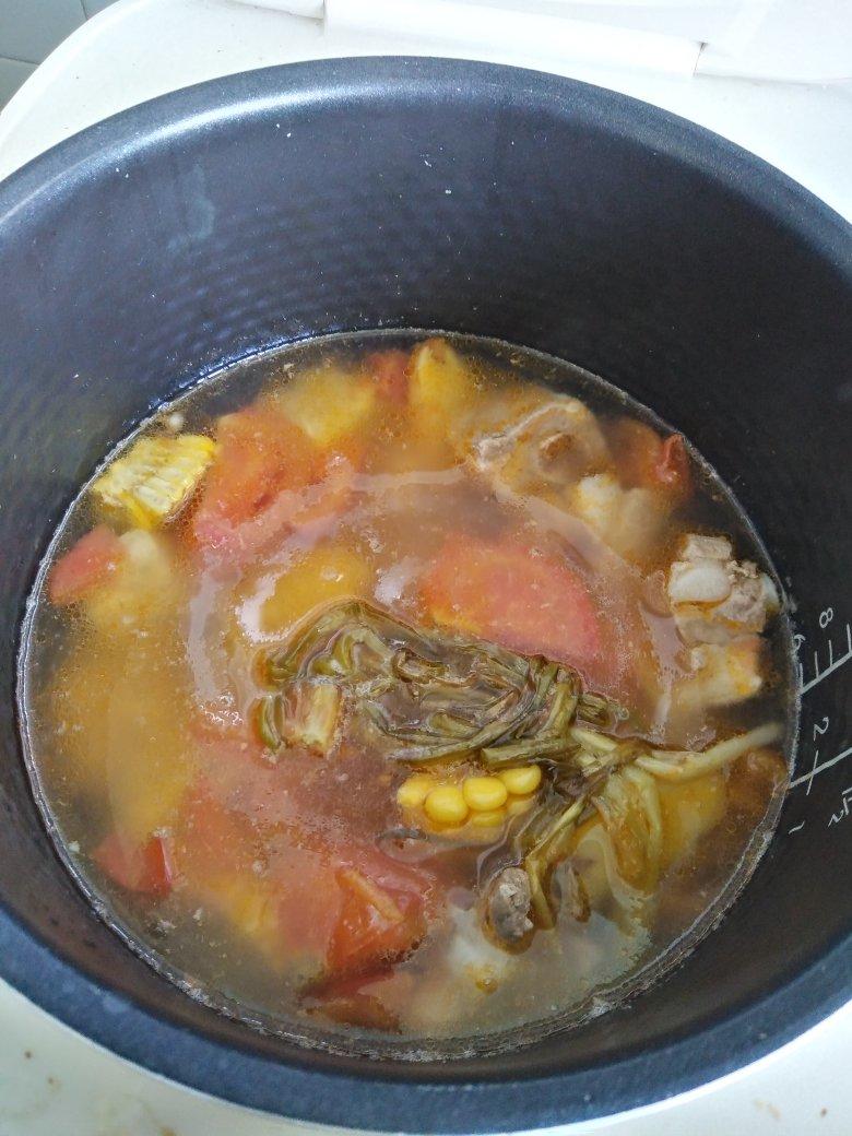 番茄土豆玉米排骨汤