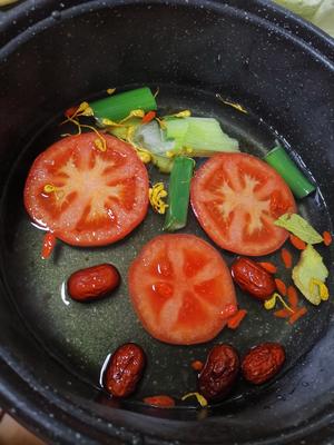 番茄清汤锅底的做法 步骤1