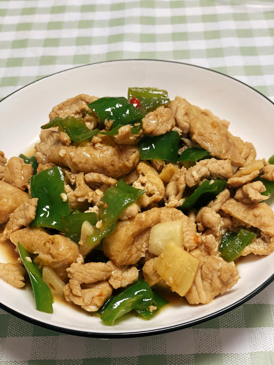 豆腐泡炒肉片