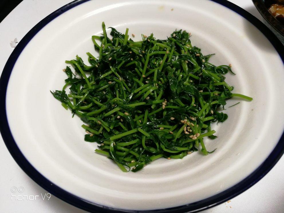 芝麻拌豆苗