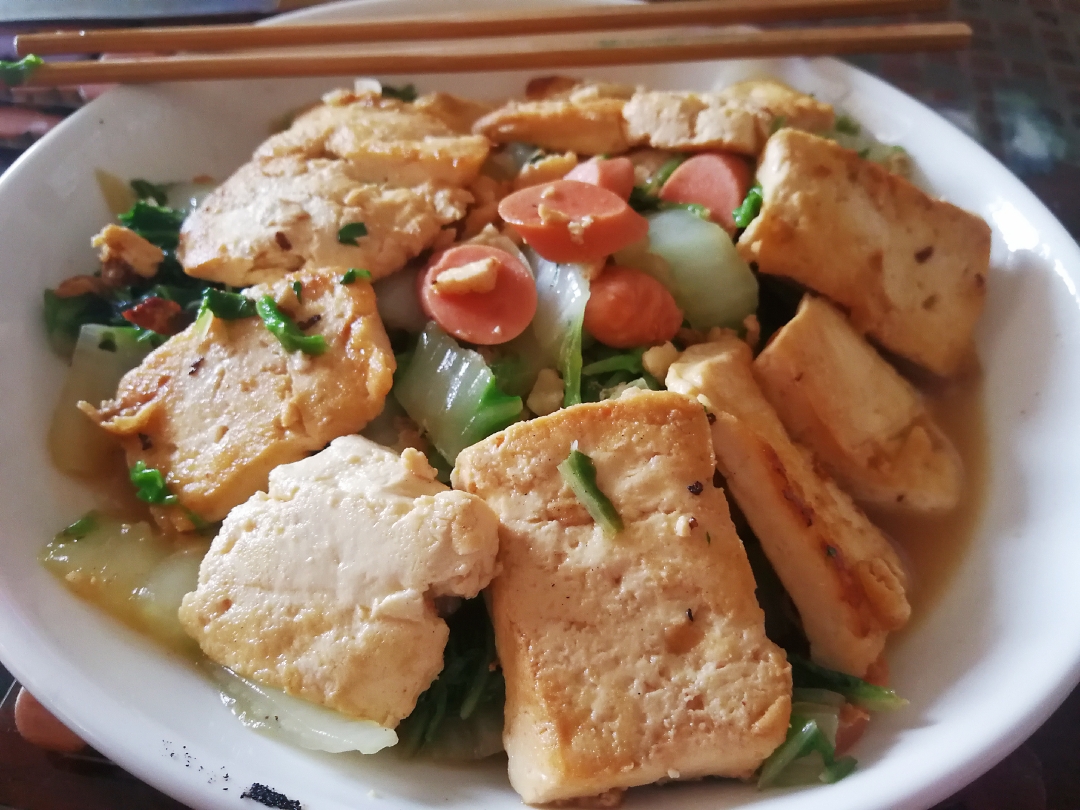 青菜火腿焖豆腐的做法