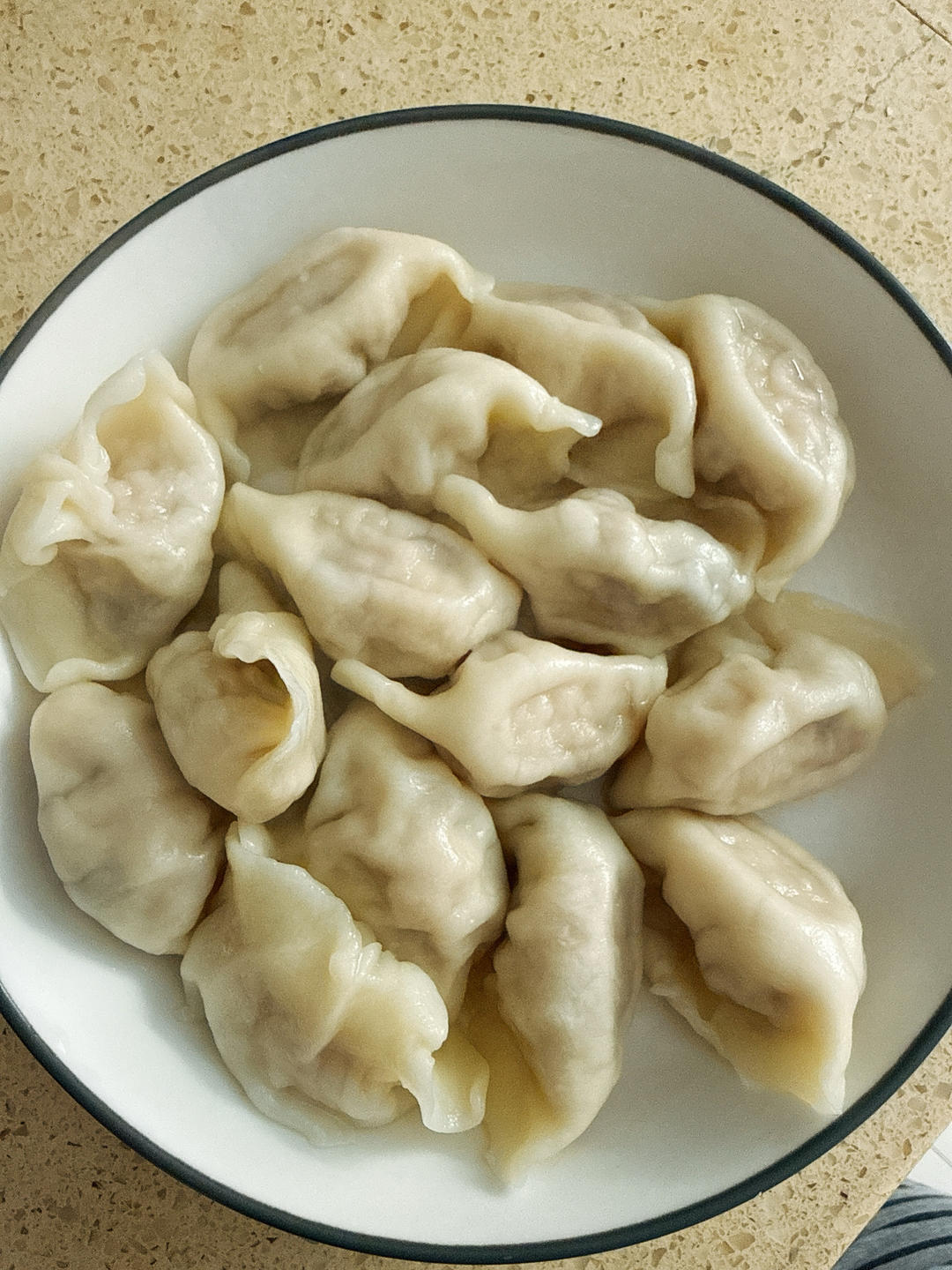 教你正确煮速冻饺子的方法，不干裂不破皮不粘锅！