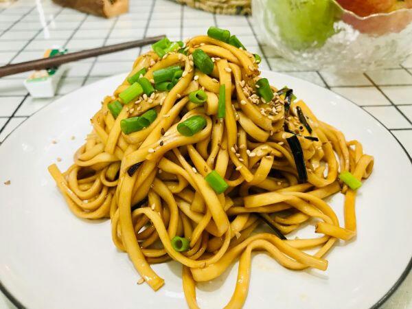 好吃的葱油拌面