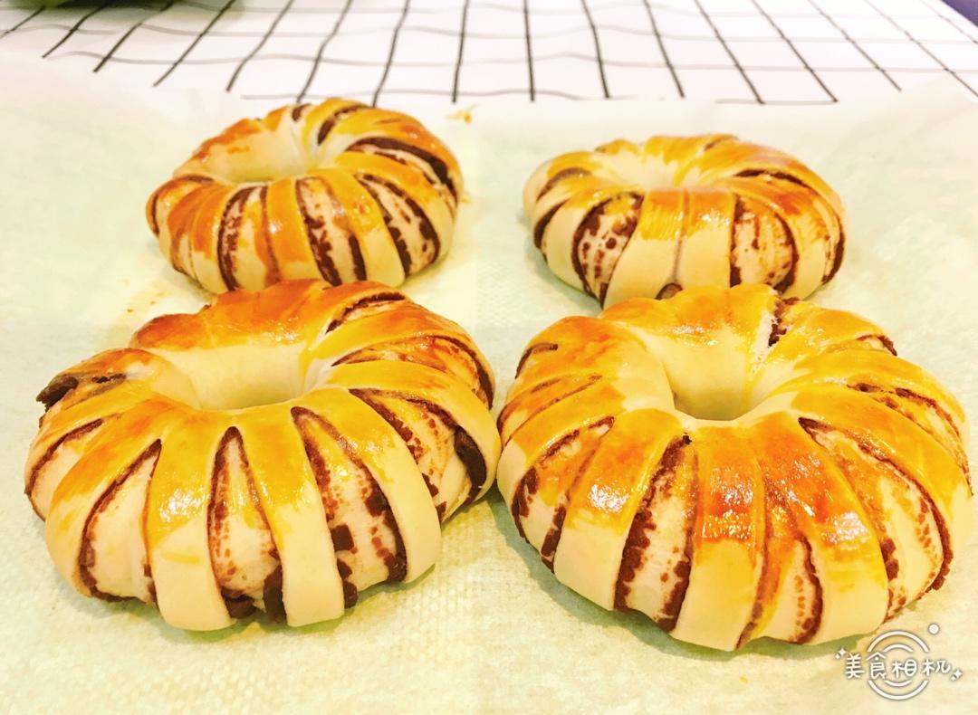 简单易学的红豆沙面包圈