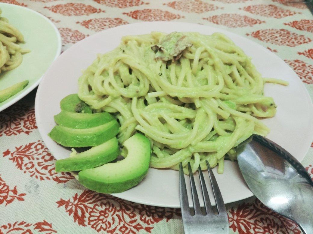 小清新牛油果火腿意面