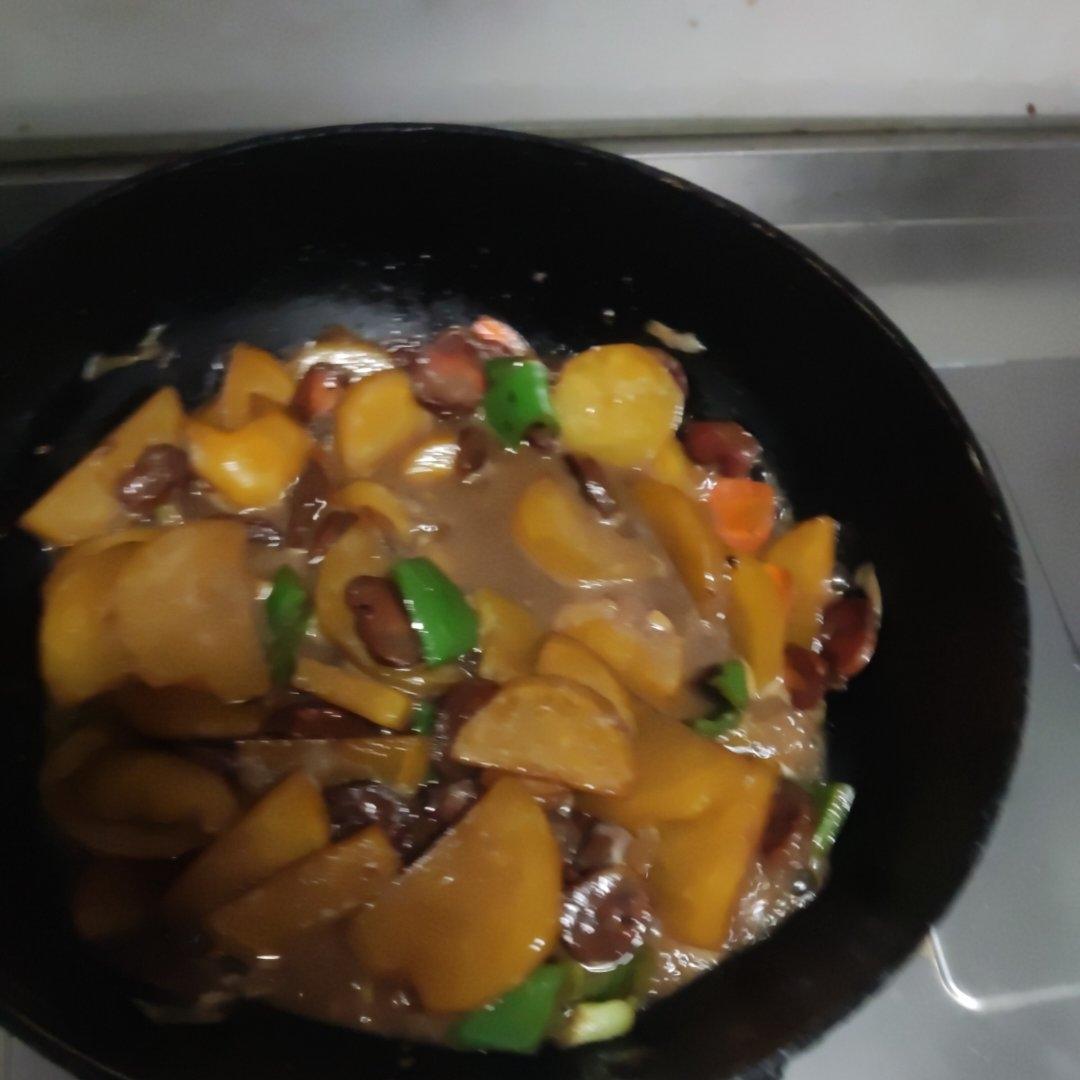 腊肠炒土豆