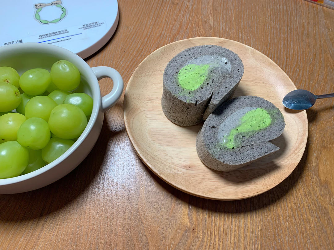 黑芝麻香缇奶酪蛋糕卷