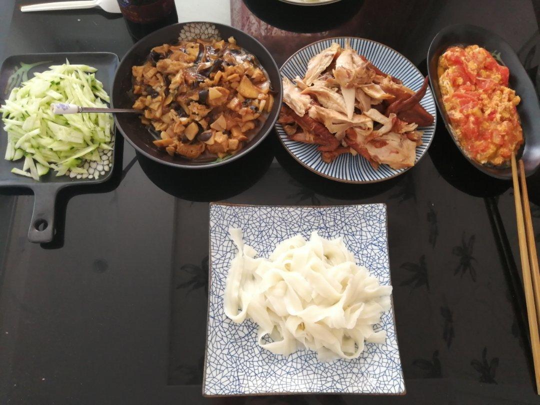 香菇肉丁打卤面