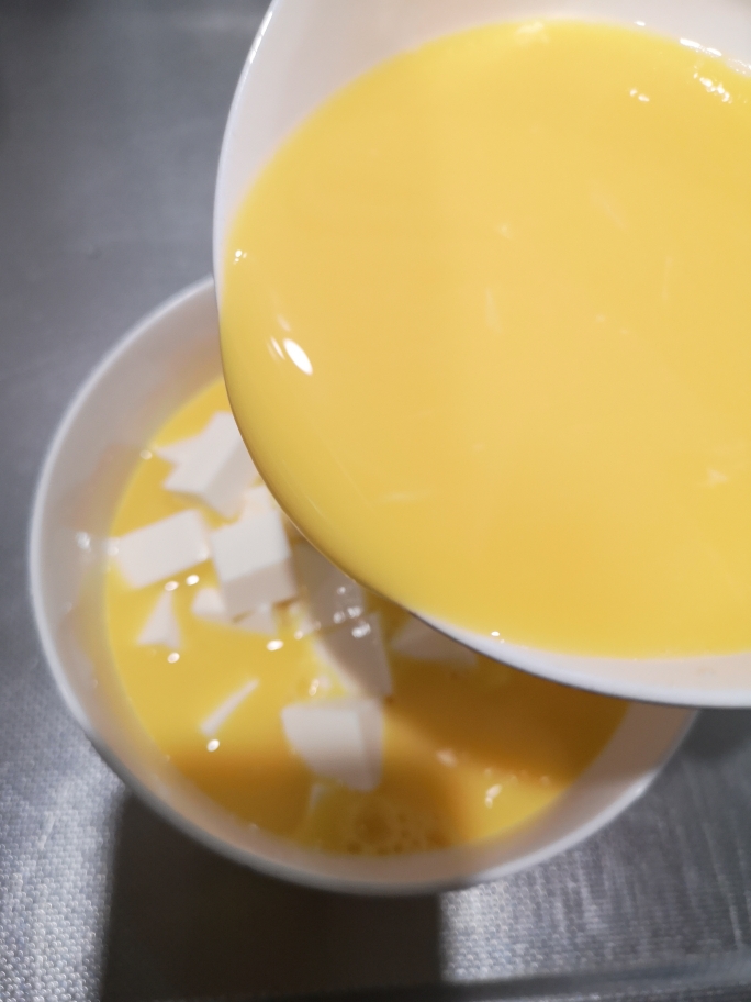 内酯豆腐蒸鸡蛋的做法 步骤4