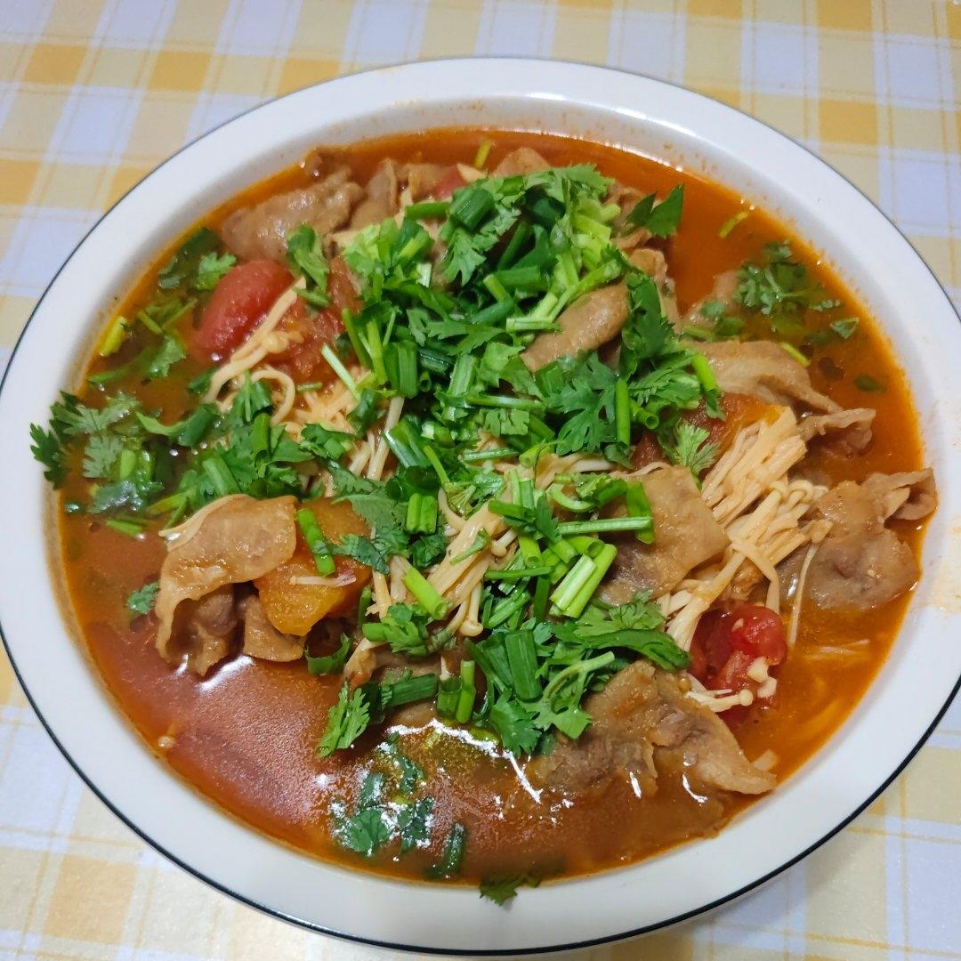 番茄金针菇肥牛(汤浓入味、酸甜适宜)