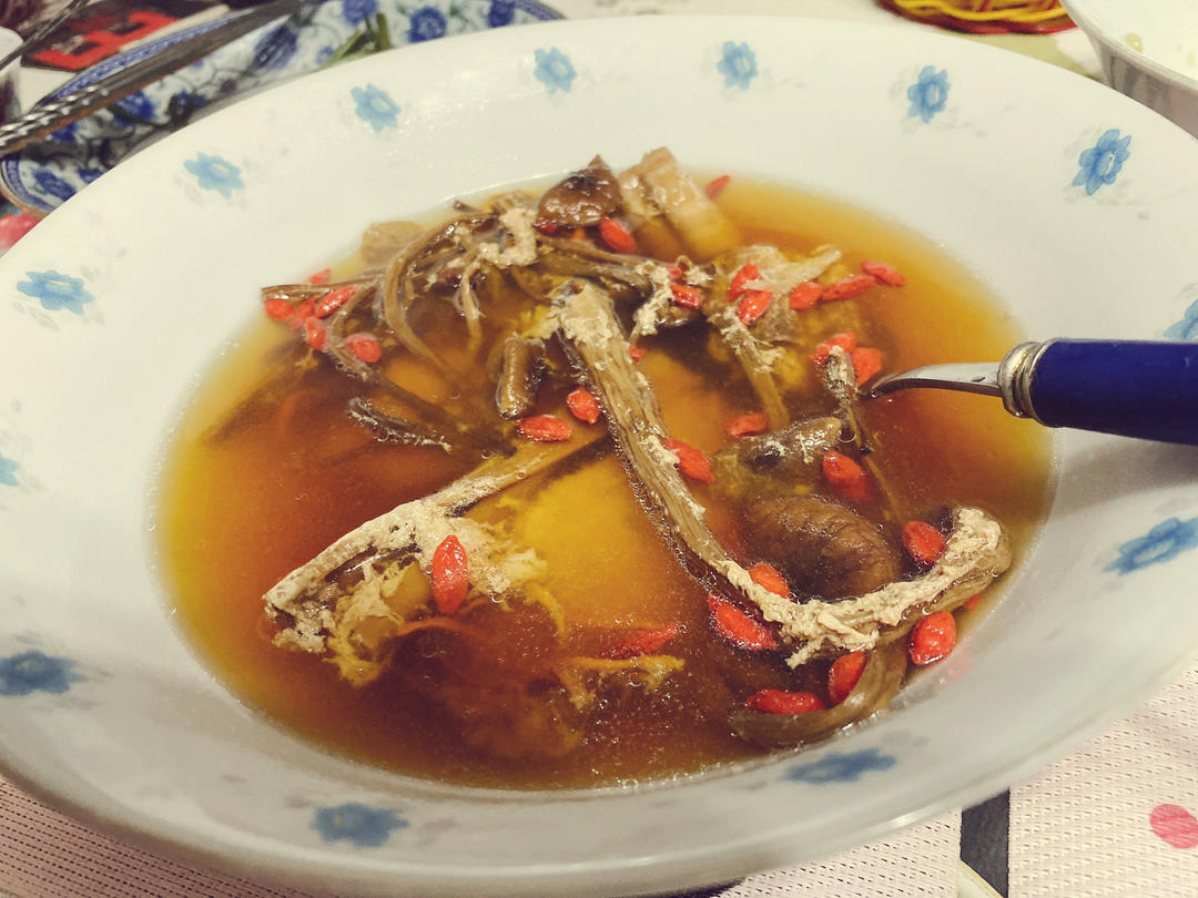茶树菇排骨汤（营养靓汤）