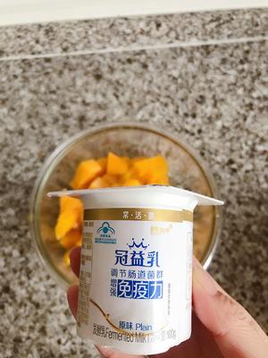 芒果酸奶牛奶布丁🍮的做法 步骤2