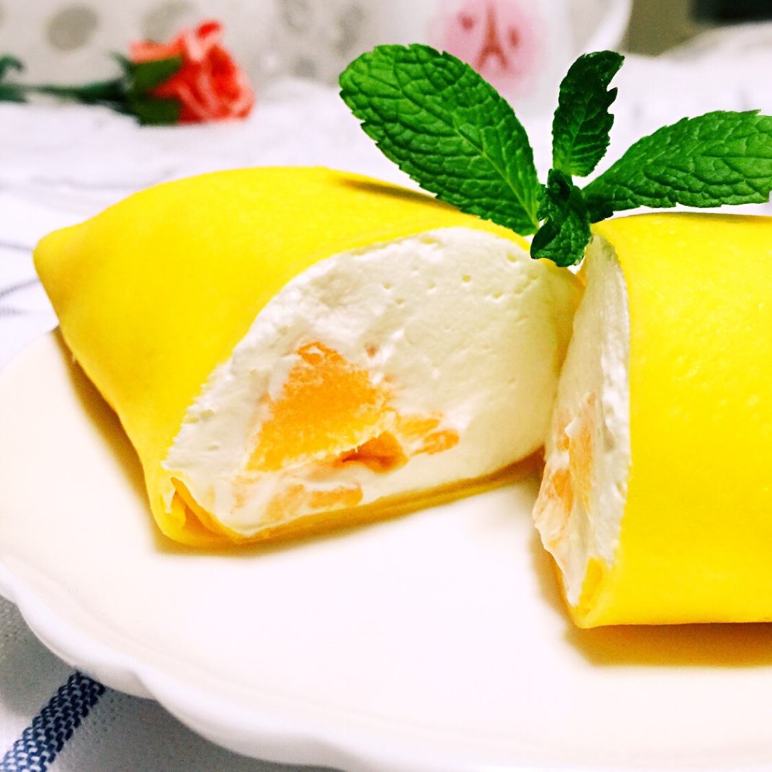 小灰灰就是小慧慧做的《tinrry下午茶》教你做芒果班戟和芒果千层饼