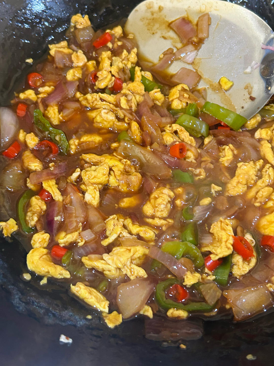 洋葱鸡蛋酱拌面