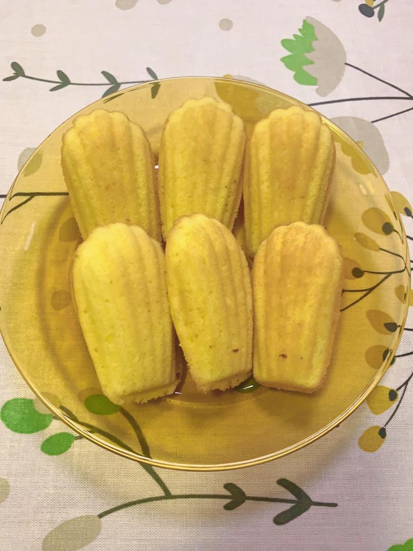 焦香酥软的柠檬玛德琳蛋糕