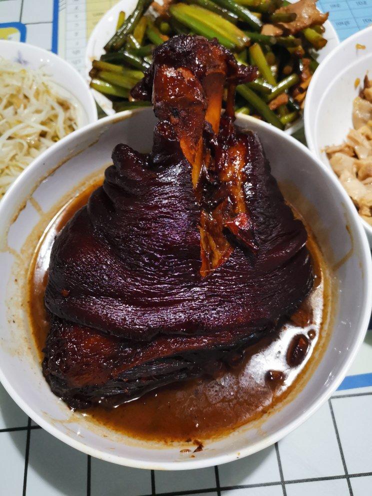 年夜菜经典：发财就手 | 吃不腻的金钱红烧猪肘