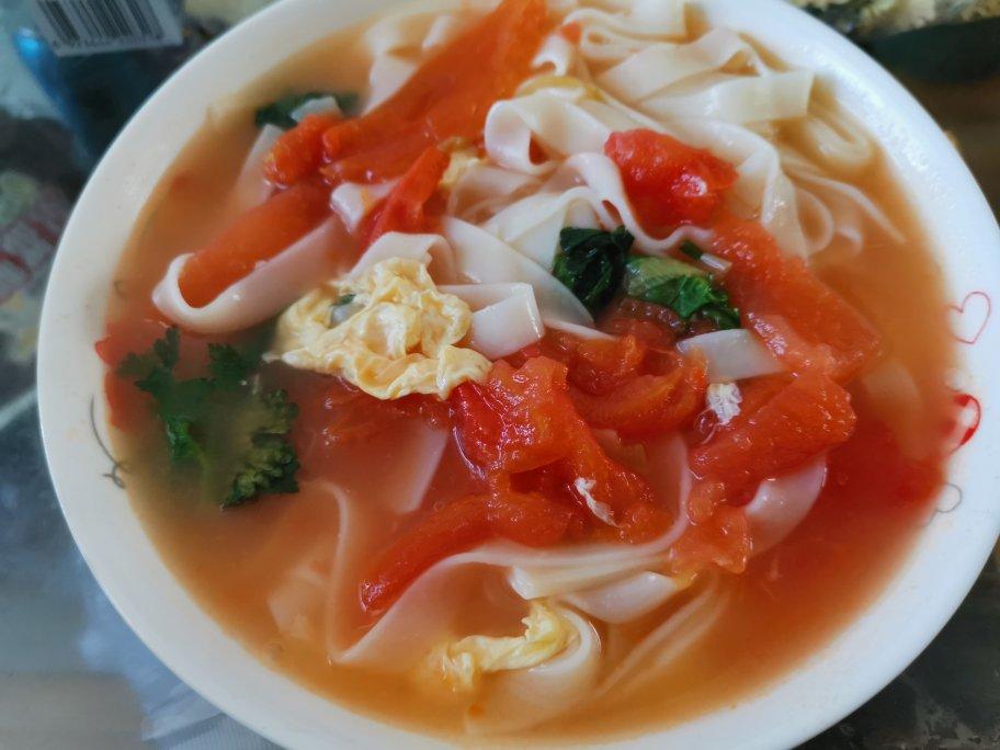 西红柿鸡蛋热汤面——经典无限爱