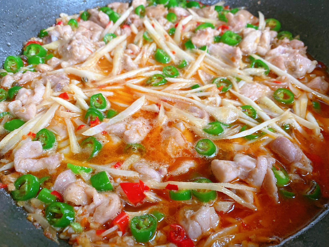 厨师长教你：自贡名菜“鲜锅兔”的家常做法，味道很赞先收藏起来