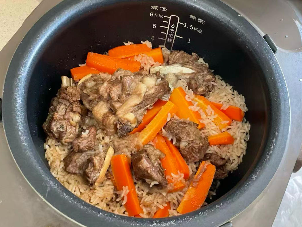 新疆抓饭（简单又好吃的电饭锅版）