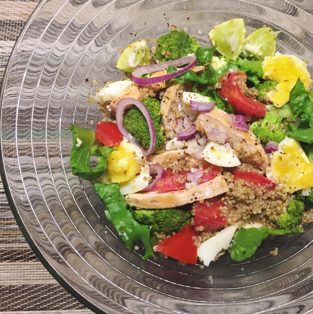 藜麦鸡胸沙拉
