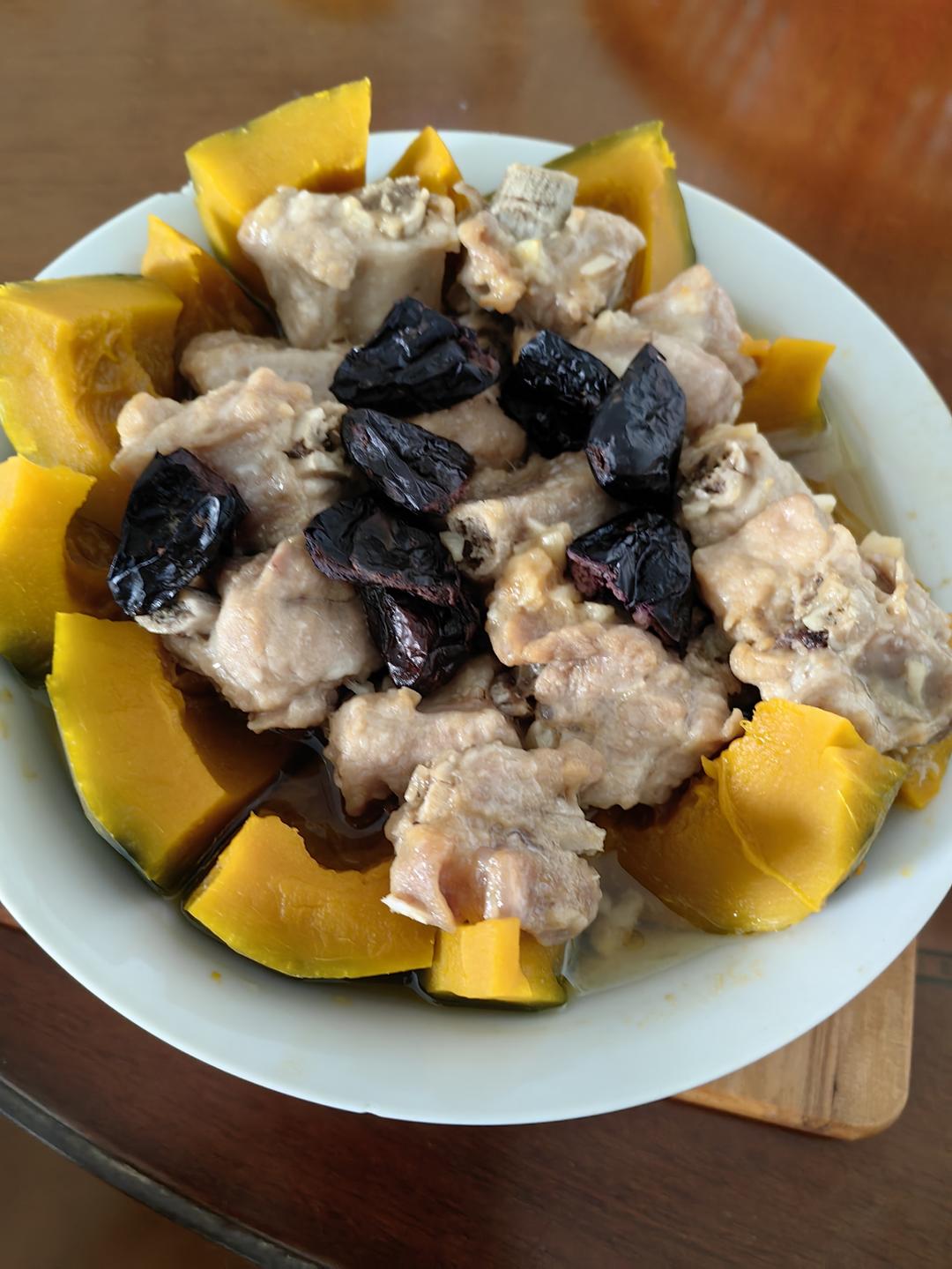 两步！做出嫩滑又多汁的南瓜🎃蒸排骨