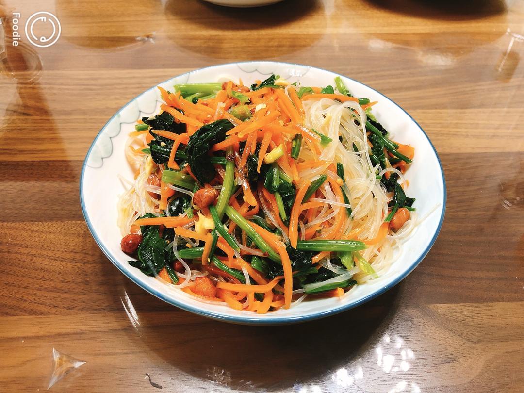 彩色凉拌胡萝卜菠菜的做法