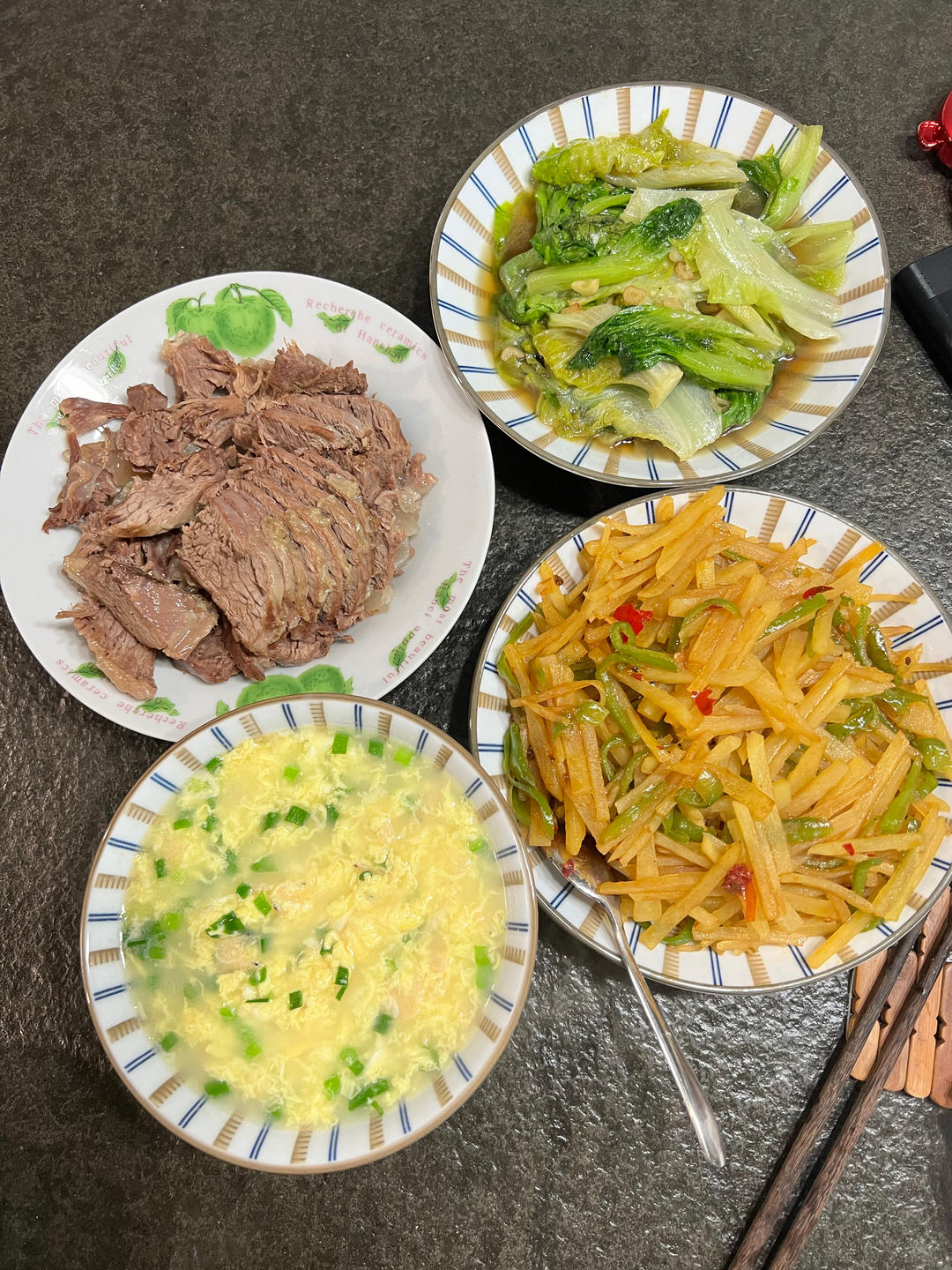 高压锅版白切牛肉（附超级香的蘸酱做法）