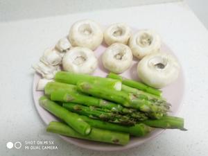烤芦笋、口蘑的做法 步骤3
