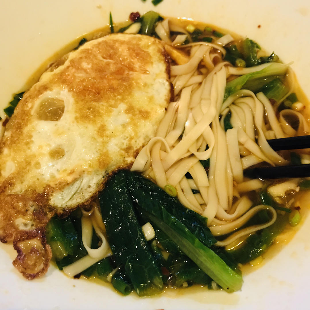 早餐来一碗清汤面，色香味俱全！