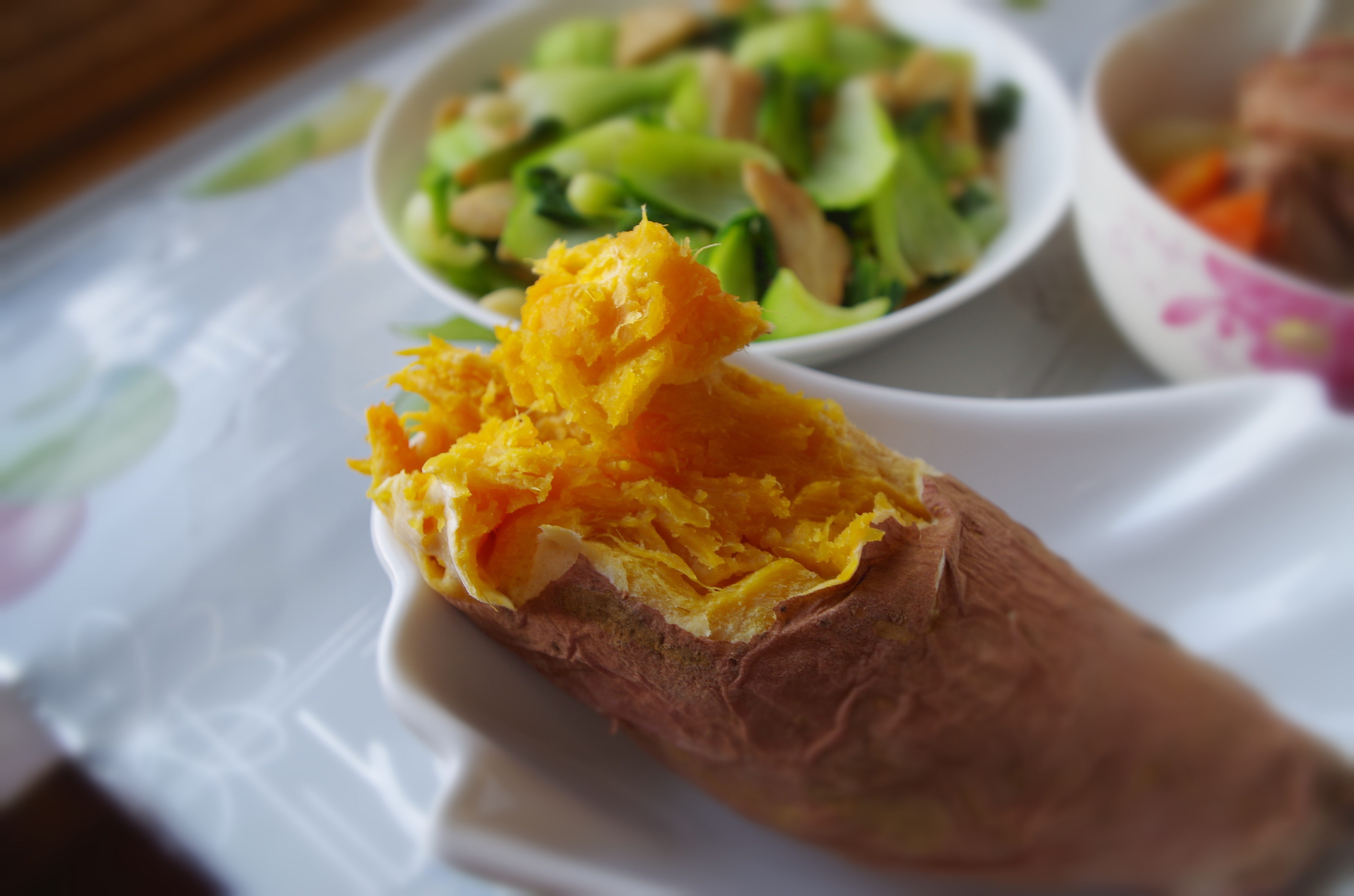 保鲜膜大法版微波炉烤红薯