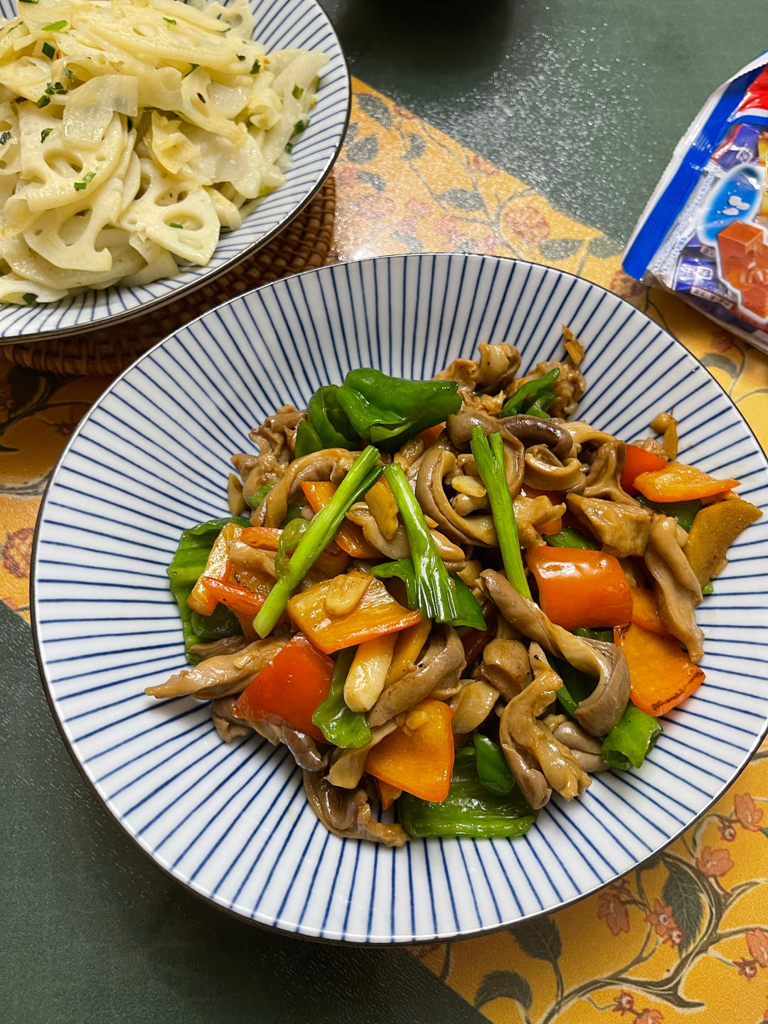 一菜二吃“米饭杀手”爆炒香辣猪肚&暖胃胡椒猪肚汤