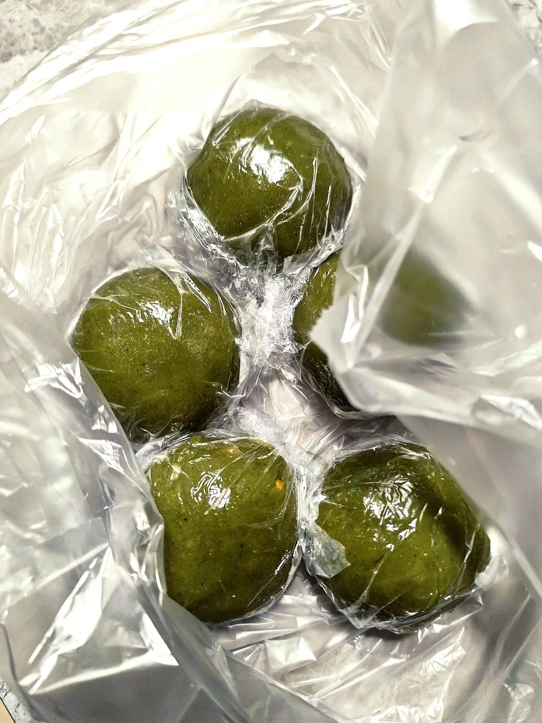清明必吃的艾草青团