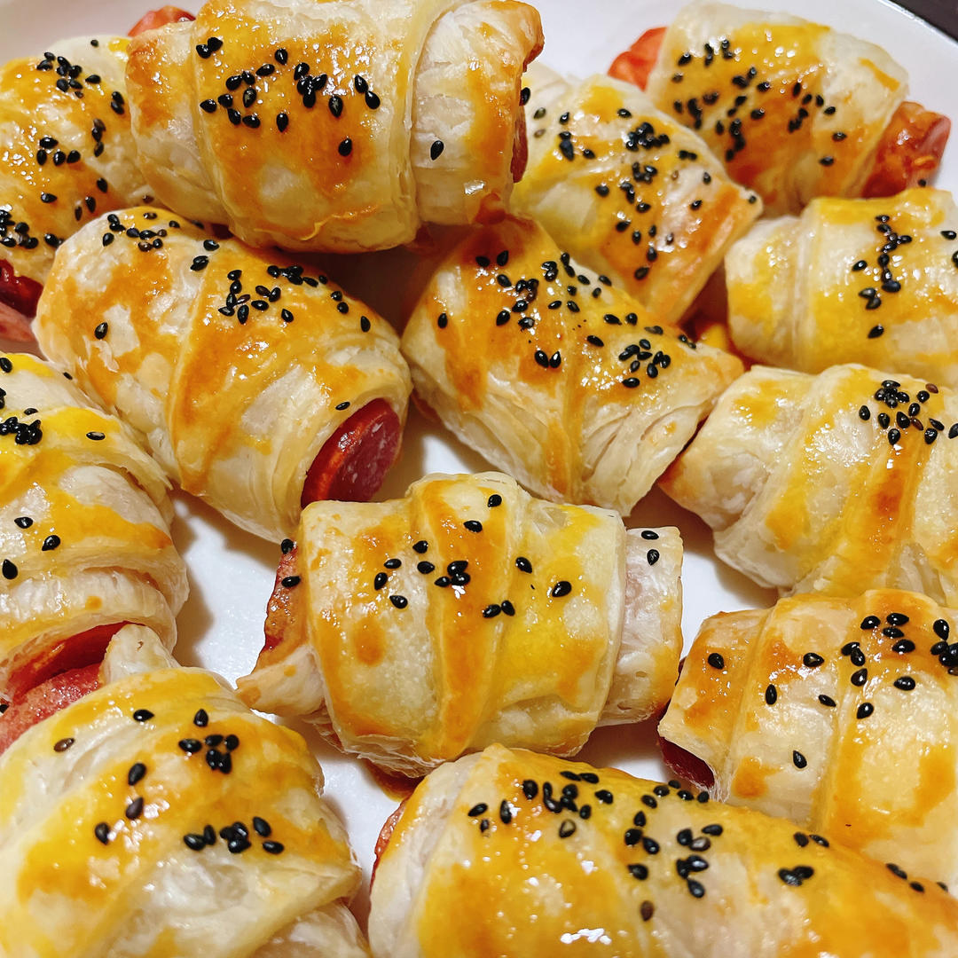 香肠酥皮卷：手抓饼皮还能这样吃，不用和面快速搞定早餐