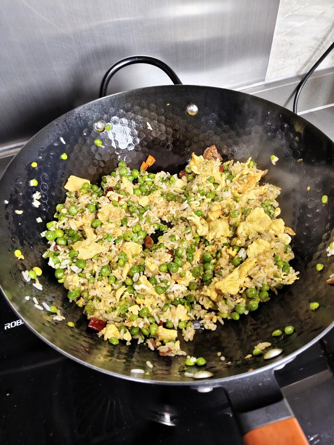 青豆火腿鸡蛋炒饭