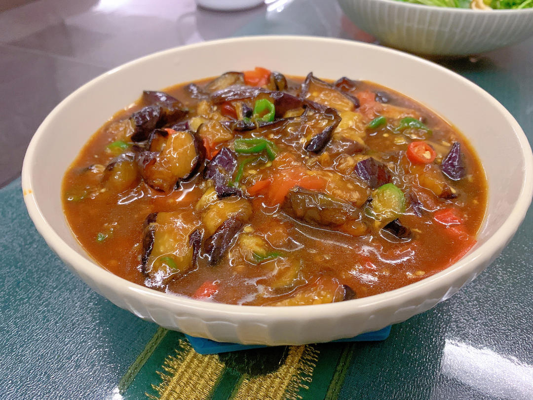 红烧茄子（佐西红柿尖椒）