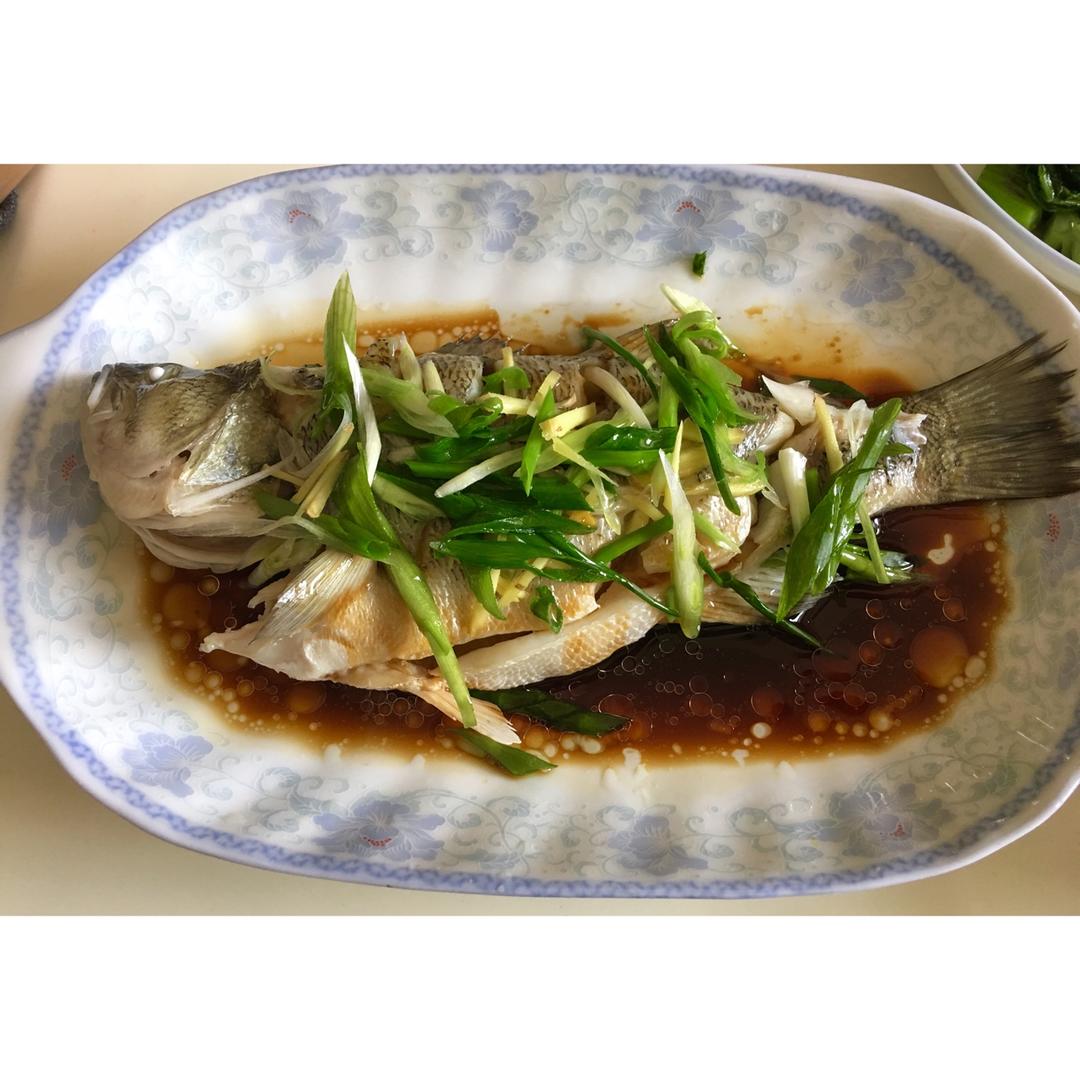 清蒸鲈鱼