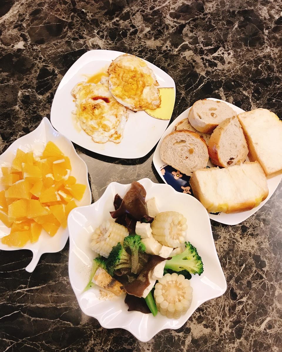 葱香肉松沙拉吐司