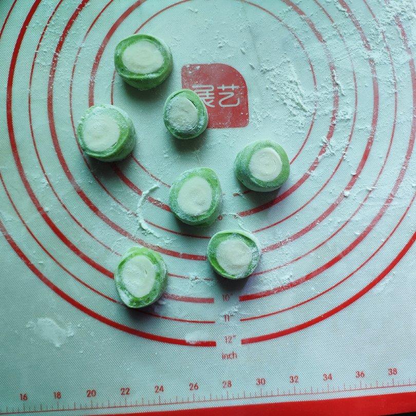 翡翠白玉白菜饺子详细版（附翡翠白玉白菜饺子包法，翡翠白玉饺子皮两种制法，面包机和面，翡翠白玉烧卖，各种馅料搭配）