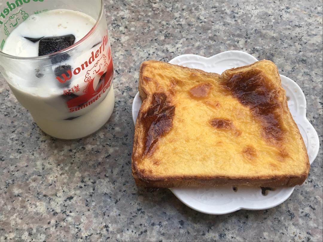 零失败快手岩烧乳酪(熔岩吐司)十分钟网红早餐，好吃哭