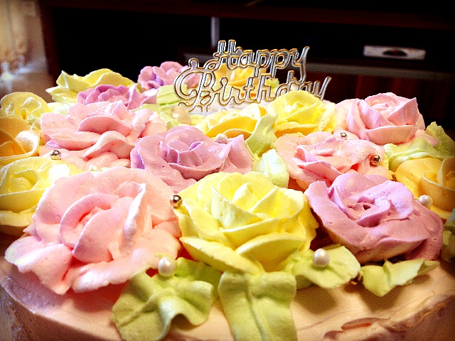 玫瑰裱花奶油蛋糕